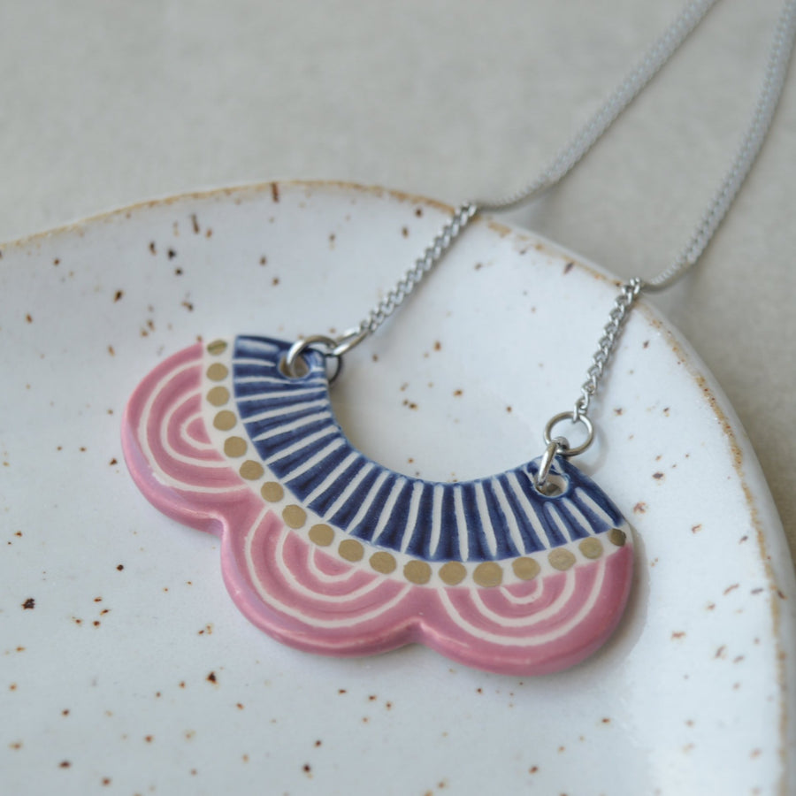 Frilly necklace - blue/pink II