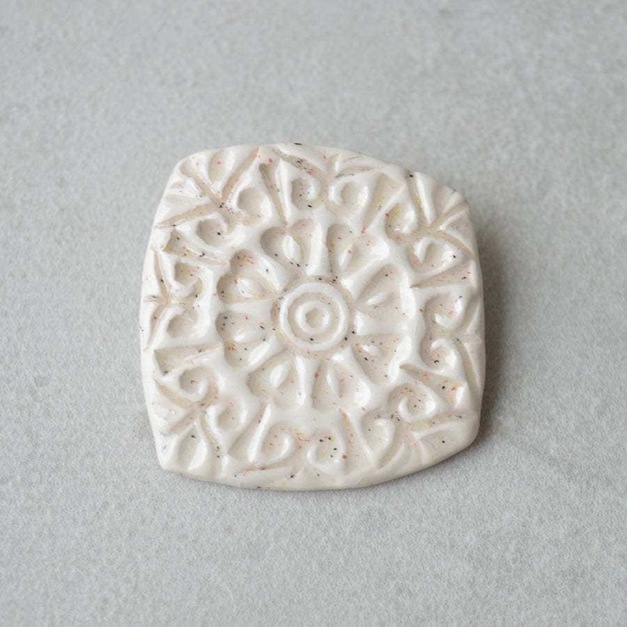 Speckled white textured brooch I