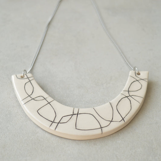 minimalist statement necklace