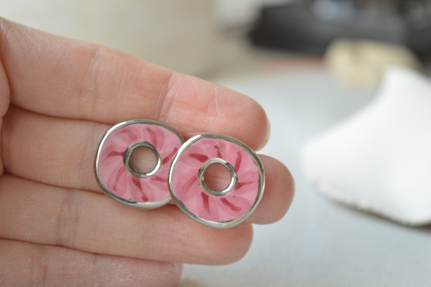 SECONDS pink wreath earrings