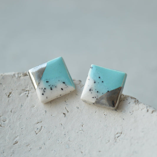 Stud earrings No. 4