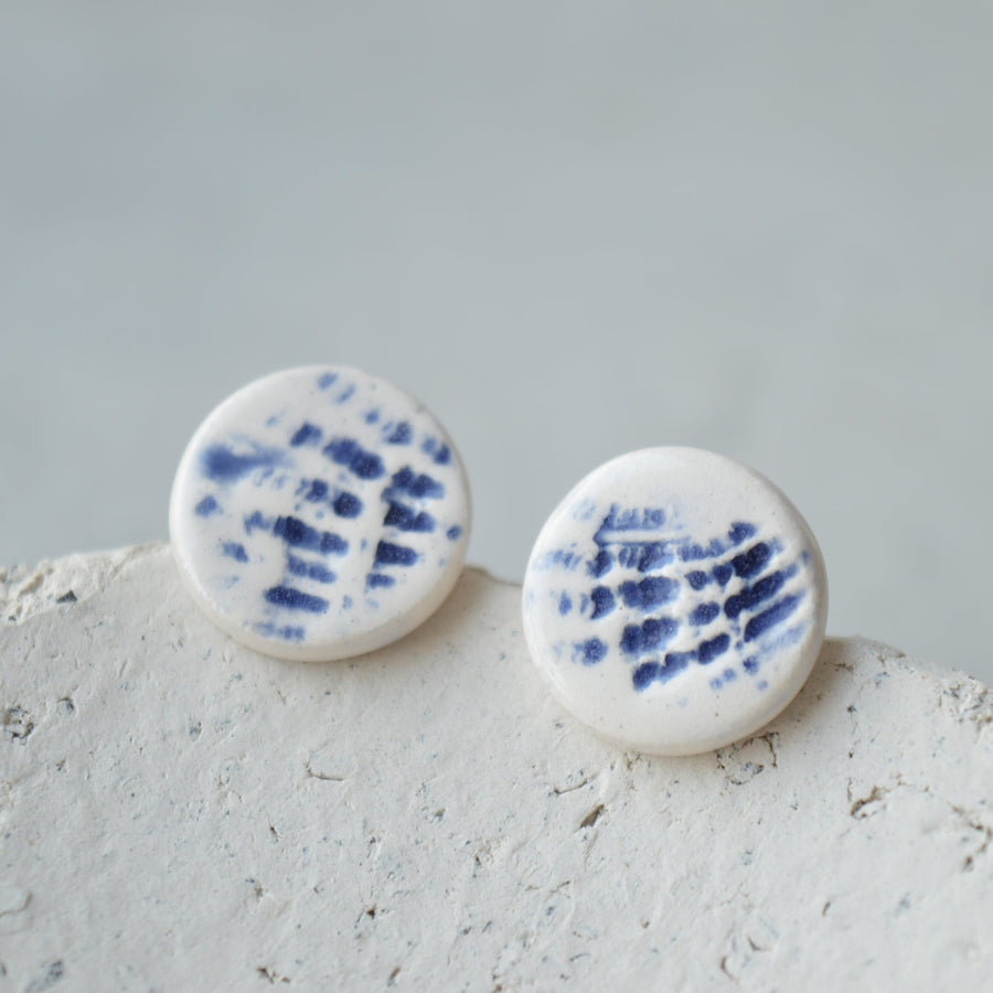 Stud earrings No. 33