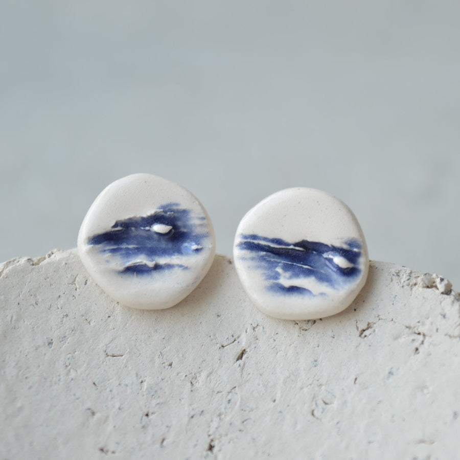 Stud earrings No. 32