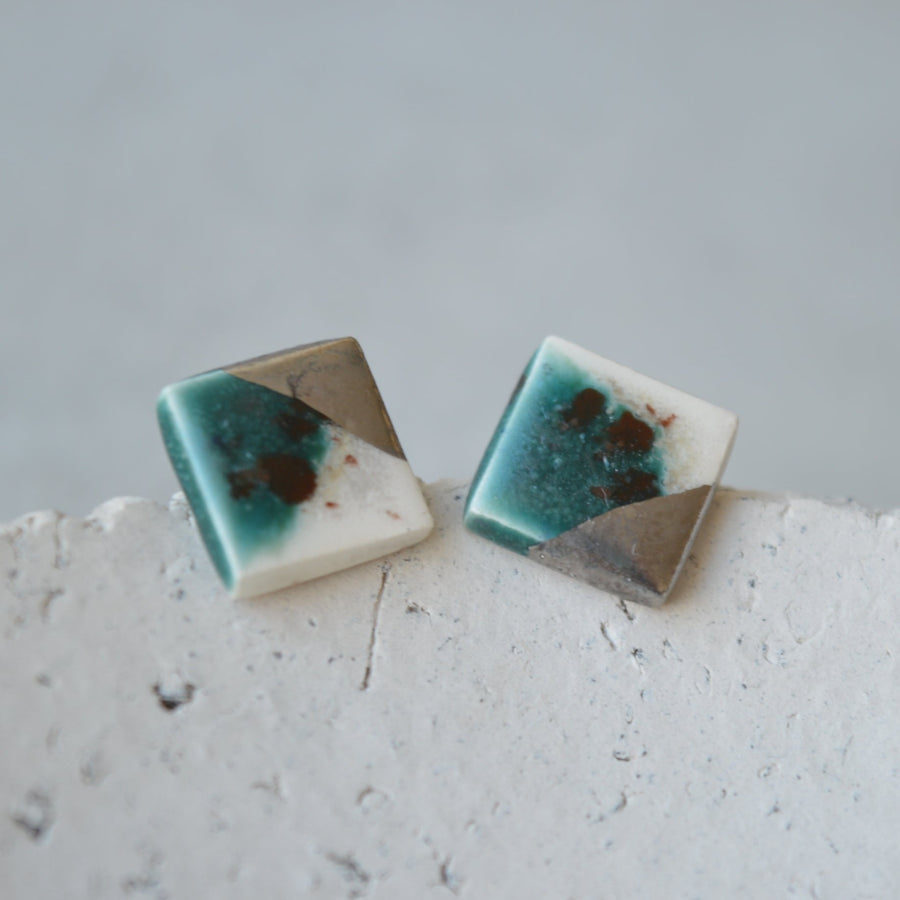 Stud earrings No. 3